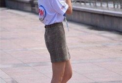 街拍网红吃瓜图片高清视频,瓜果飘香，美食诱惑尽收眼底